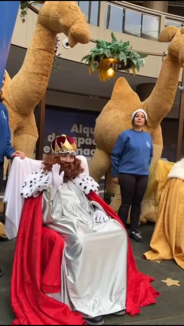Un año más, la magia de la Navidad nos envuelve con su luz, ilusión y alegría ✨

Desde Ahijó Extraescolares queremos desearte unas felices fiestas.

Gracias a las familias, por vuestra confianza día tras día.
Gracias a los peques, que lo son todo y de quienes aprendemos cada día a mirar el mundo con ilusión.

Y gracias a vosotros, monitores, por ser compañeros, amigos y parte fundamental de esta gran familia, por seguir caminando juntos un año más 💙

Cerramos el año con gratitud, sonrisas y la ilusión de seguir creando experiencias, aprendizaje y momentos inolvidables en 2026.
🎄✨